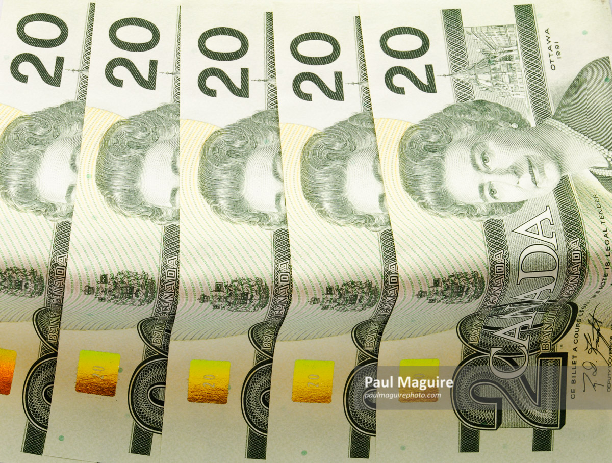 Twenty Canadian dollar bills